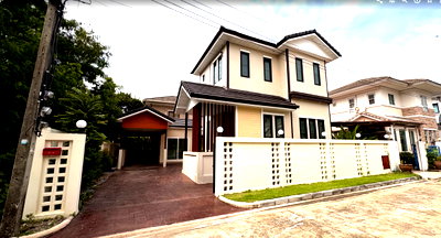 Houses for sale Thawi Watthana : House For sale : Panjasap Park pinkaew , located next to Borommaratchachonnani Road.