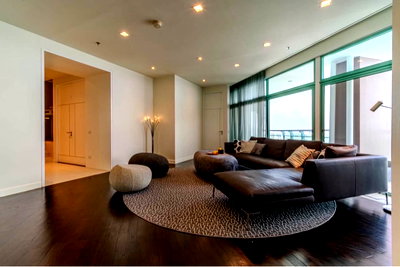 คอนโดให้เช่า : 🏢 ✨ Luxury Triplex Penthouse Chatrium Riverside Bangkok 5 Bedrooms พร้อมห้องแม่บ้าน 