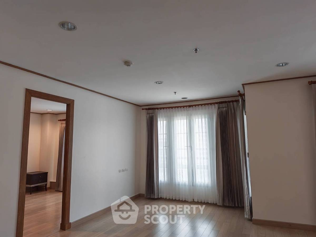 picture 200m To BTS Asoke | 3-BR Citi Smart Sukhumvit 18 (ID 3191281) - 2/8
