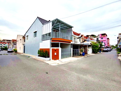 ทาวน์โฮม นนทบุรี : บ้านสวย  หลังมุม มีระเบียงหน้าบ้าน #หมู่บ้าน ป.ผาสุข นิเวศน์ บางบัวทอง ใกล้เซ็นทรัล เวสเกต