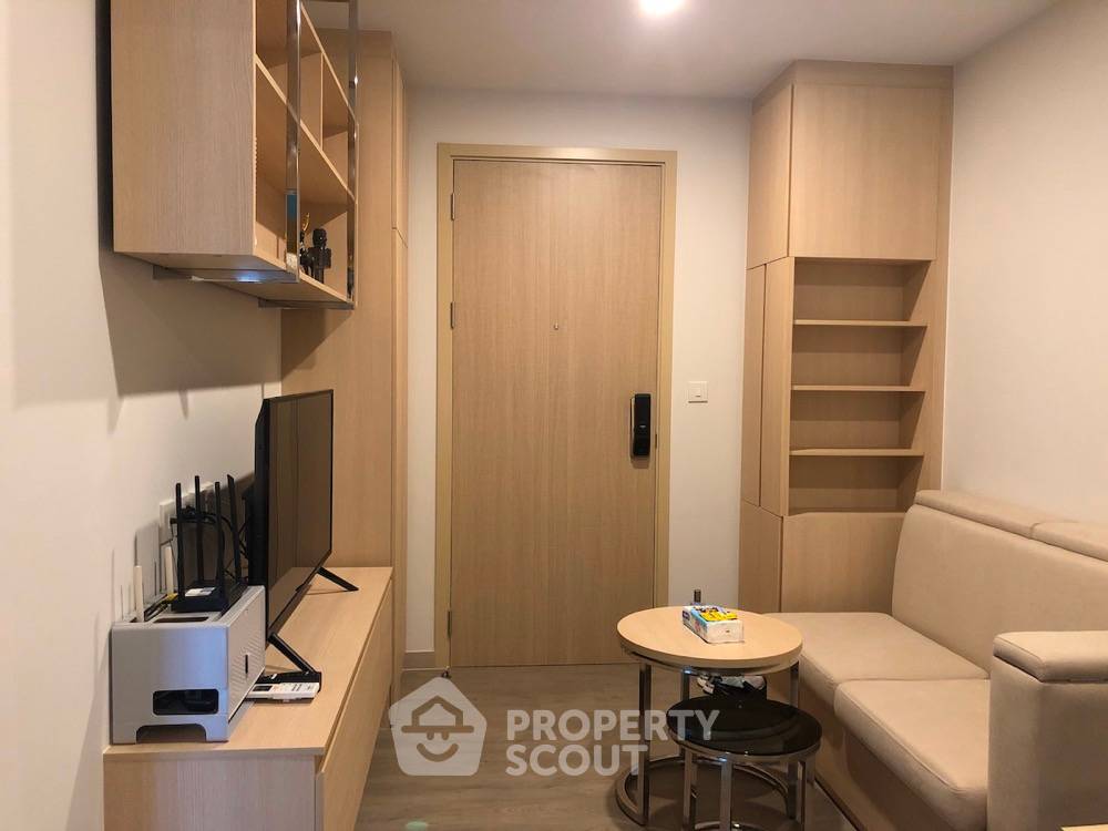 picture 1-BR Condo At The Shade Sathorn 1 Near MRT Khlong Toei (ID 806963) - 1/5