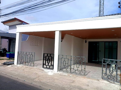 Townhouses for sale สถานีขนส่งภูเก็ต : Beautiful home in Rawai, great location, only 2.59M THB! 🏡❤️