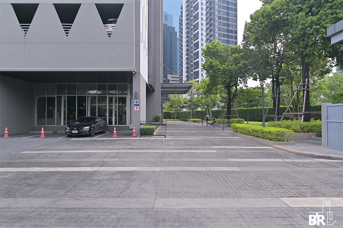 picture Hurry to book!! Limited quantity Noble Revolve Ratchada near MRT Cultural Center of Thailand Station - 5/9