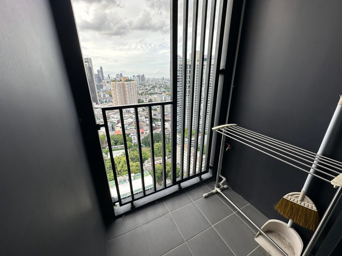 รูป For Rent: Ideo Sukhumvit-Rama 4 Fully Furnished unit with nice view near BTS Phrakhanong - รูปที่ 10/10