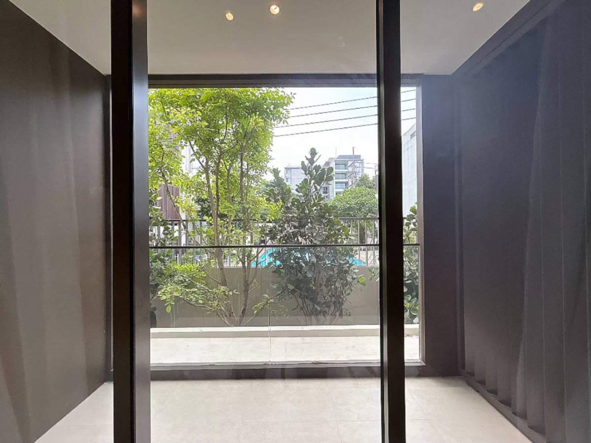 picture “VIA 61 | Private Luxury in Ekkamai” - 10/18