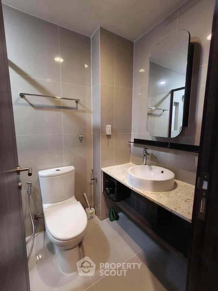 picture 100m To MRT Huai Khwang | 1-BR XT Huaikhwang (ID 3191296) - 1/11