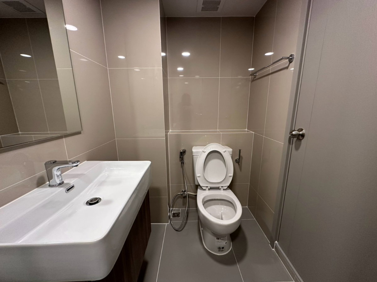 รูป 🔥Hot deal🔥 Duplex unit For rent: Ideo Ramkhamhaeng lamsali station near MRT Yaek Lamsali - รูปที่ 16/16