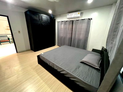 Houses for rent MRT Chok chai 4  : RSTSL102 Luxury 2-story detached house for rent in Sutthisan - Ladprao 64. Land size 55 sq. 350 sq.m. 5 bedrooms, 2 bathrooms. 60,000 baht. 