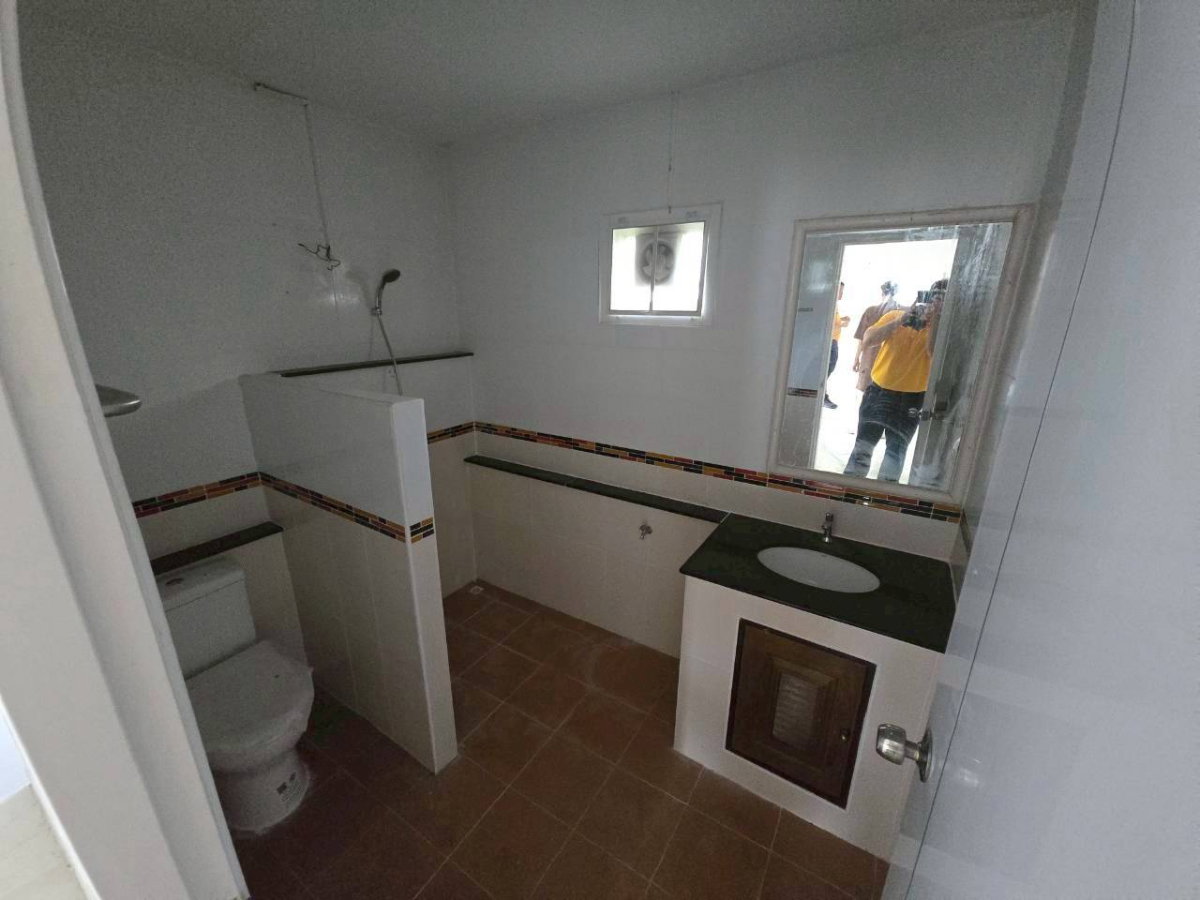 picture Detached House with Guest House | Somboonsap 103 sq. wah | THB 4.2 M - 20/20