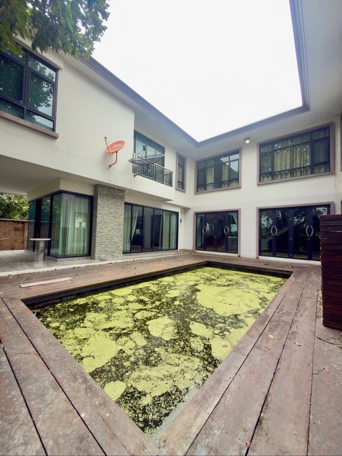 picture A large, luxurious detached pool villa ✨ on a 161.6 sq.m. plot of land, featuring a large koi pond that can be renovated into a swimming pool. - 25/26