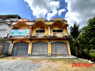 Shophouses for sale Nakhon Sri Thammarat : SHOP HOUSE 56 Sq.w. Tham Phannara Nakhon Sri Thammarat for 6M