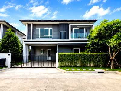 เช่าบ้านเดี่ยว ปทุมธานี : 🏡✨ ให้เช่าบ้านเดี่ยว 2 ชั้น สไตล์มูจิ – Centro พหลฯ–วิภาวดี 2 📍 บ้านหลังมุม ติดสวนส่วนกลาง ทำเลดีที่สุดของโครงการ เงียบสงบ เป็นส่วนตัว