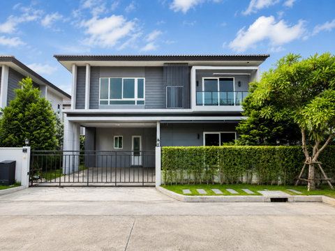🏡✨ ให้เช่าบ้านเดี่ยว 2 ชั้น สไตล์มูจิ – Centro พหลฯ–วิภาวดี 2 📍 บ้านหลังมุม ติดสวนส่วนกลาง ทำเลดีที่สุดของโครงการ เงียบสงบ เป็นส่วนตัว