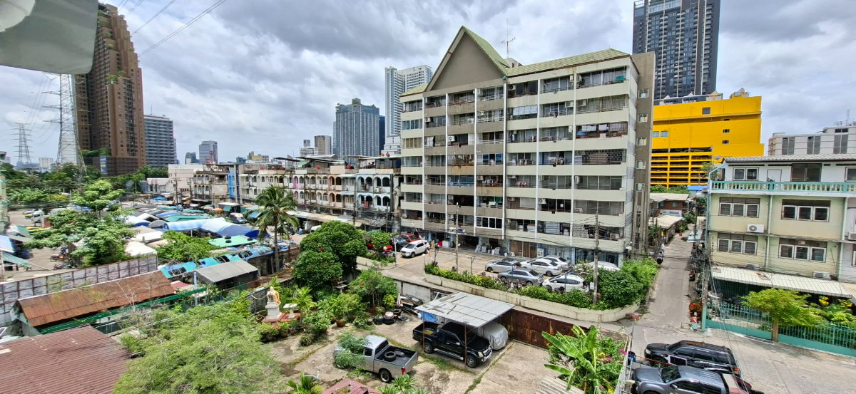 รูป ขายทาวน์เฮ้าส์ 3ชั้น รีโนเวทใหม่ ซอยลาดพร้าว 1 แยก 3 ใกล้ห้างยูเนี่ยนมอลล์,MRT พหลโยธิน และBTS เซ็นทรัลลาดพร้าว พื้นที่ 19 ตรว. แปลงริม  - รูปที่ 11/13