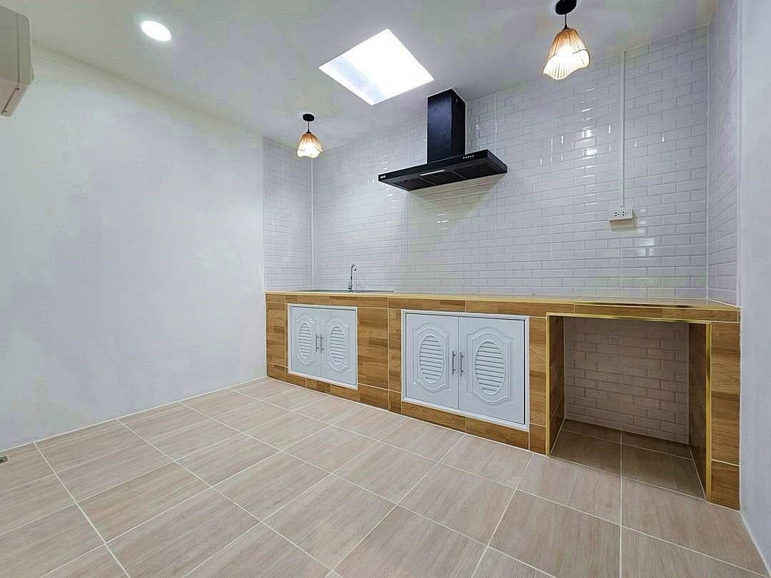 รูป บ้านสวย 5 ห้องนอน อยู่ถนนเมน #หมู่บ้านสุชา ติดถนนบางบัวทอง – สุพรรณบุรี ใกล้ตลาดสมบัติบุรี - รูปที่ 10/19
