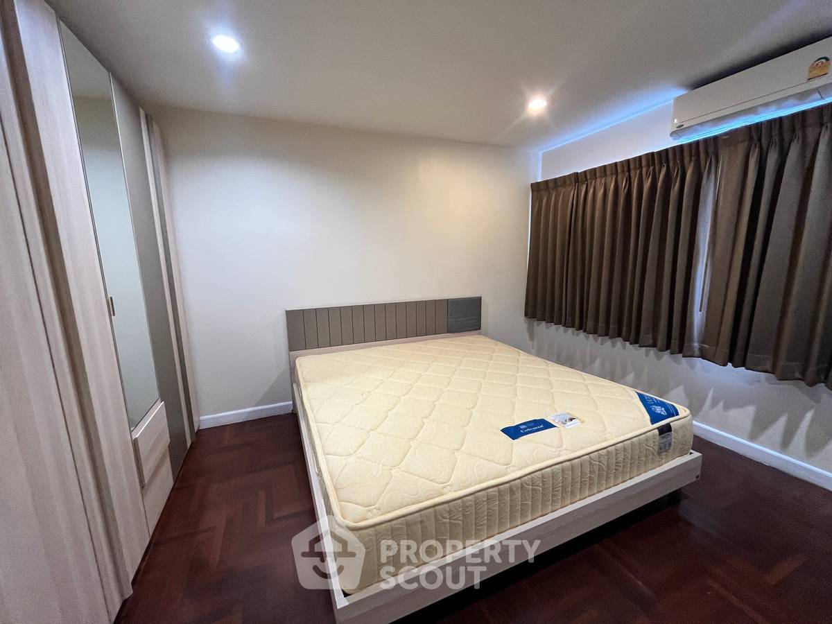 picture Spacious 2-BR 144 Sqm | Silom Condominium 100m To BTS Sala Daeng (ID 513138) - 8/15