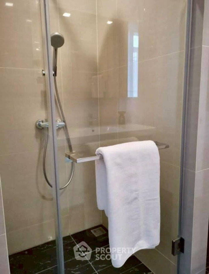 picture 28th-Floor 2-BR Park Origin Phrom Phong By BTS Phrom Phong (ID 3191416) - 8/11