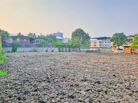 Accessible by 10-wheel pile truck. Land for rent 1 rai 150 sq m. Charoen Rat, Rama 3, Wat Phai Ngoen 620 m., near HomePro Rama 3 779 m. Central Rama