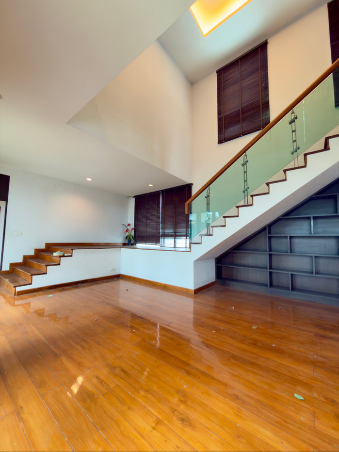 picture A large, luxurious detached pool villa ✨ on a 161.6 sq.m. plot of land, featuring a large koi pond that can be renovated into a swimming pool. - 10/26