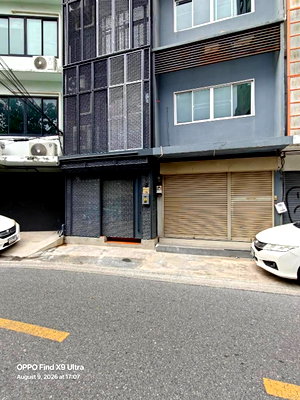 Shophouses for rent Bangkok : 💥CP-11656💥 For rent: Shophouse near Phra Khanong BTS station 👉 Add Line @accessliving