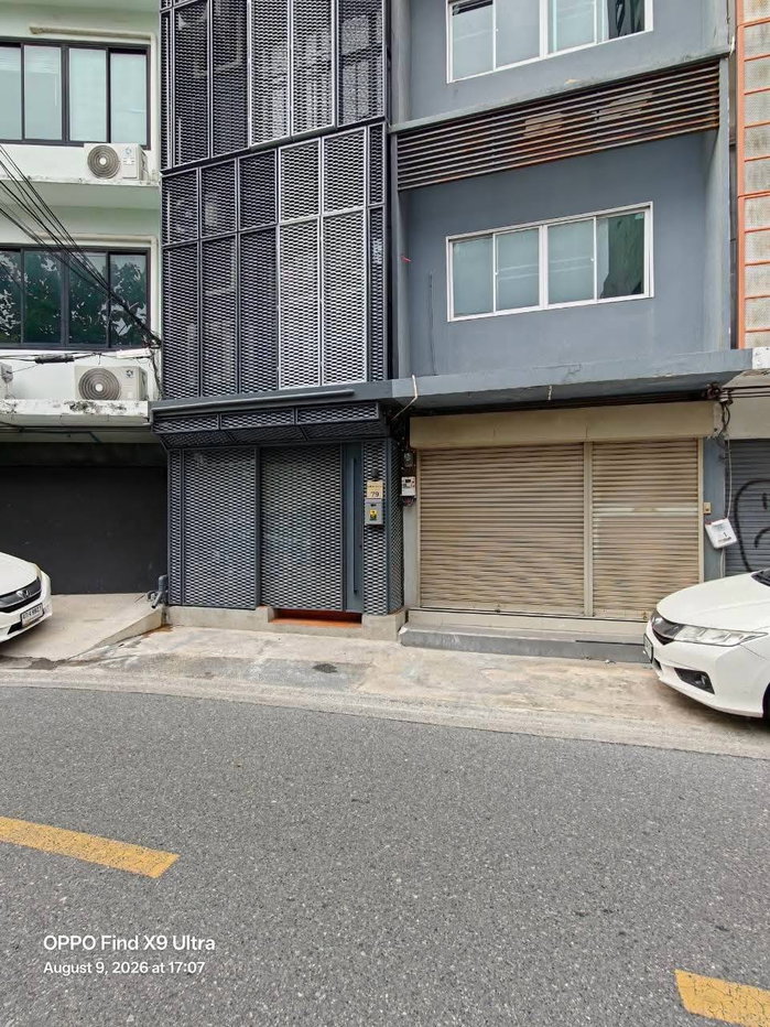 picture 💥CP-11656💥 For rent: Shophouse near Phra Khanong BTS station 👉 Add Line @accessliving - 1/10