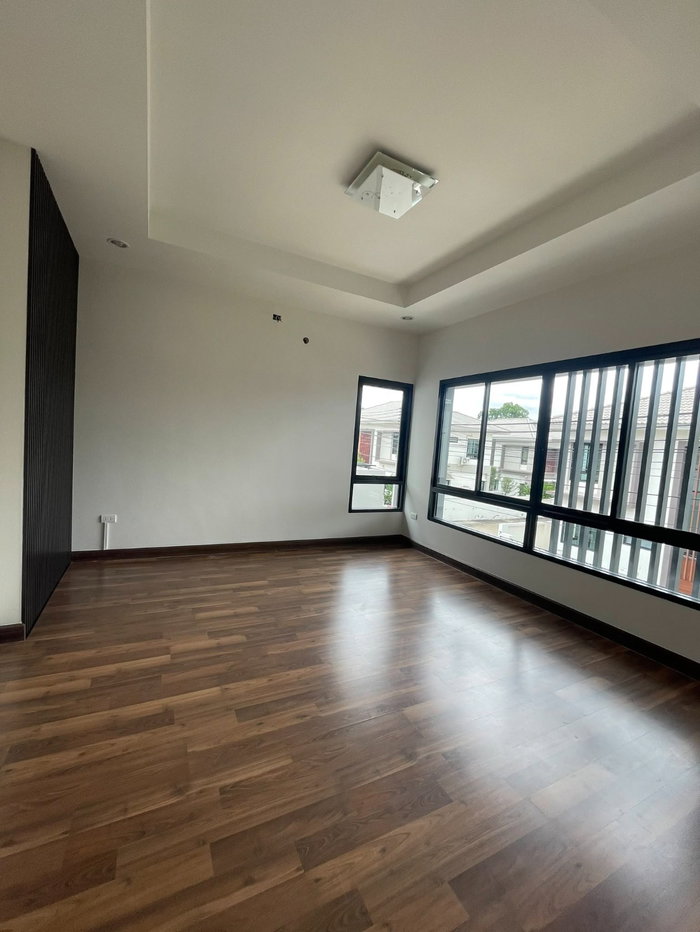 picture For Rent Large detached house The The Complete Sriracha - 17/21