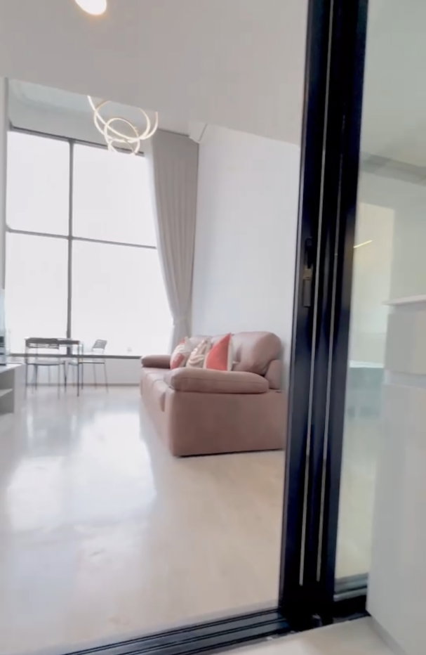รูป SOHO รัชดา 17 | duplex 2 นอน 48 ตร.ม. MRT ห้วยขวาง | **ค่าเช่า 42,000 บาท** นัดชม แอดไลน์ ID: @property.ma - รูปที่ 2/19