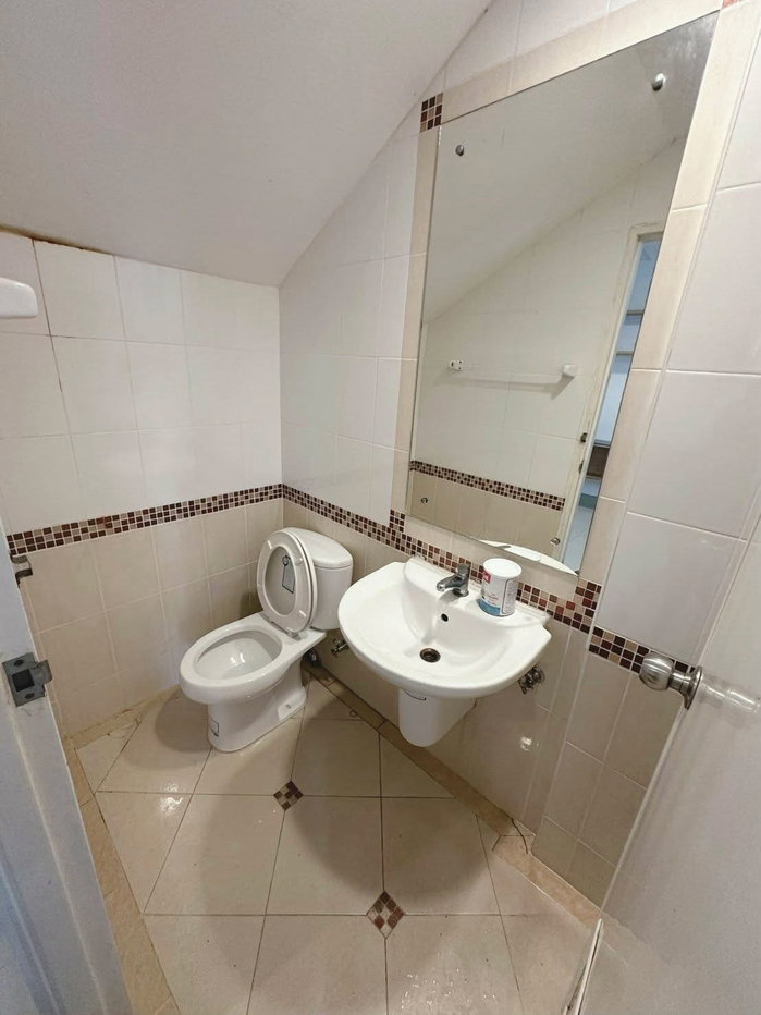 รูป 🏡✨ ทาวน์โฮม 3 ชั้น บ้านกลางเมือง เดอะ ปารีส พระราม 9 – กรุงเทพกรีฑา 7 3 ห้องนอน 3 ห้องน้ำ เฟอร์นิเจอร์ครบ | พร้อมเข้าอยู่ - รูปที่ 13/16