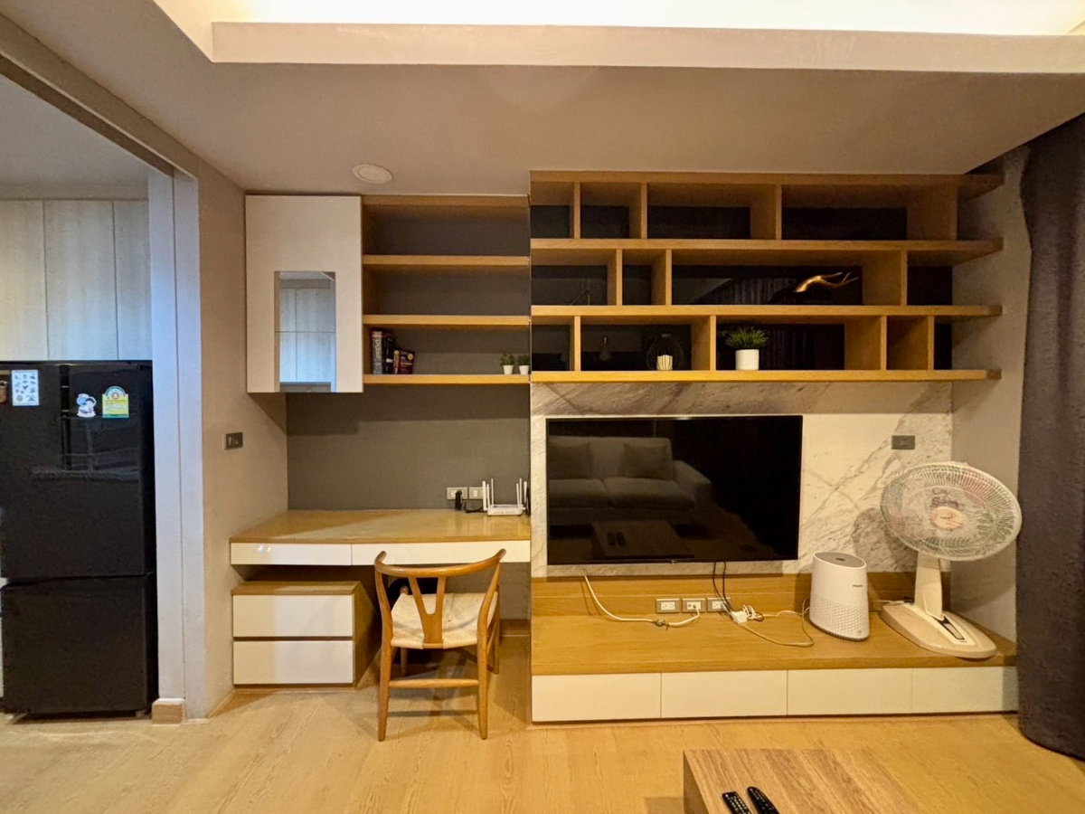 picture Owner Sale – THB 9.5M | The Lumpini 24, Corner Unit, 2 Bed 2 Bath, 55 sqm, 10th Floor, Sukhumvit 24 – Same Soi as Emporium - 2/8