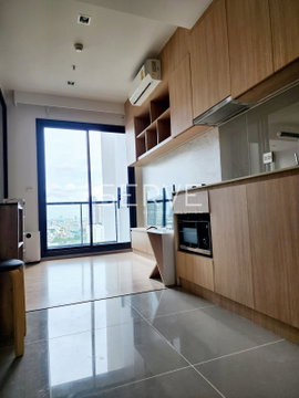 Pet Friendly 1 Bed Large Room City View Fully furnished Condo Good Lacation Close To BTS Mo Chit @ M Jatujak