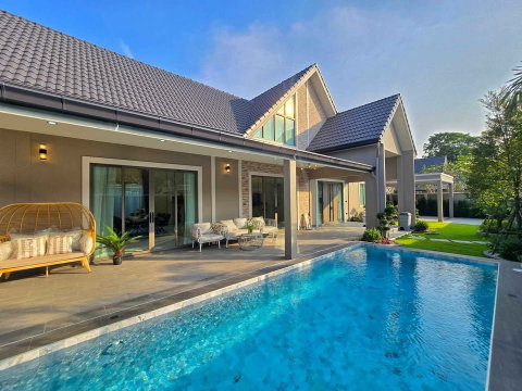 Pool Villa for Sale near Mabprachan Reservoir, Pattaya | 4 Bedrooms | Private Pool | No Common Fee