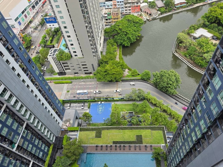 รูป
The Base Sukhumvit 77
🚆ใกล้ BTS อ่อนนุช & BIG.C อ่อนนุช
📥ค่าเช่า 14,000 บาท/เดือน | สัญญา 1 ปี
📝 ประกันห้อง 2 เดือน - รูปที่ 1/8