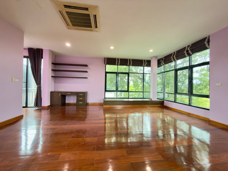 picture A large, luxurious detached pool villa ✨ on a 161.6 sq.m. plot of land, featuring a large koi pond that can be renovated into a swimming pool. - 7/26