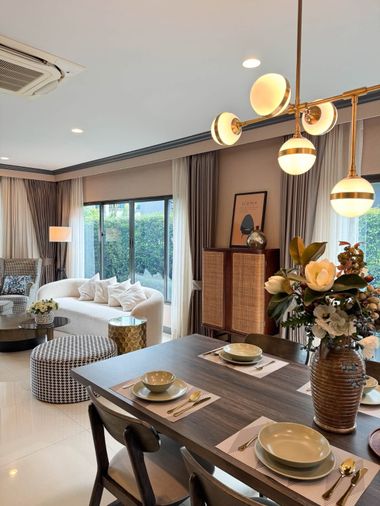 4-bed house for rent, 273 sqm, 82 sq wah, Setthasiri Krungthep kreetha 2