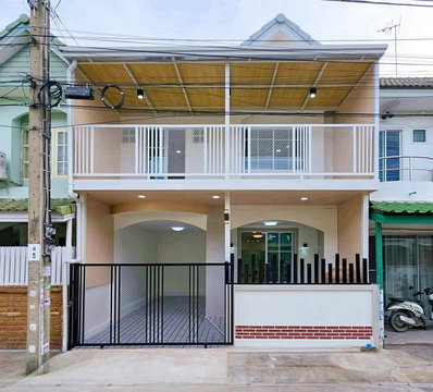 บ้านสวย  5 ห้องนอน อยู่ถนนเมน   #หมู่บ้านสุชา ติดถนนบางบัวทอง – สุพรรณบุรี  ใกล้ตลาดสมบัติบุรี