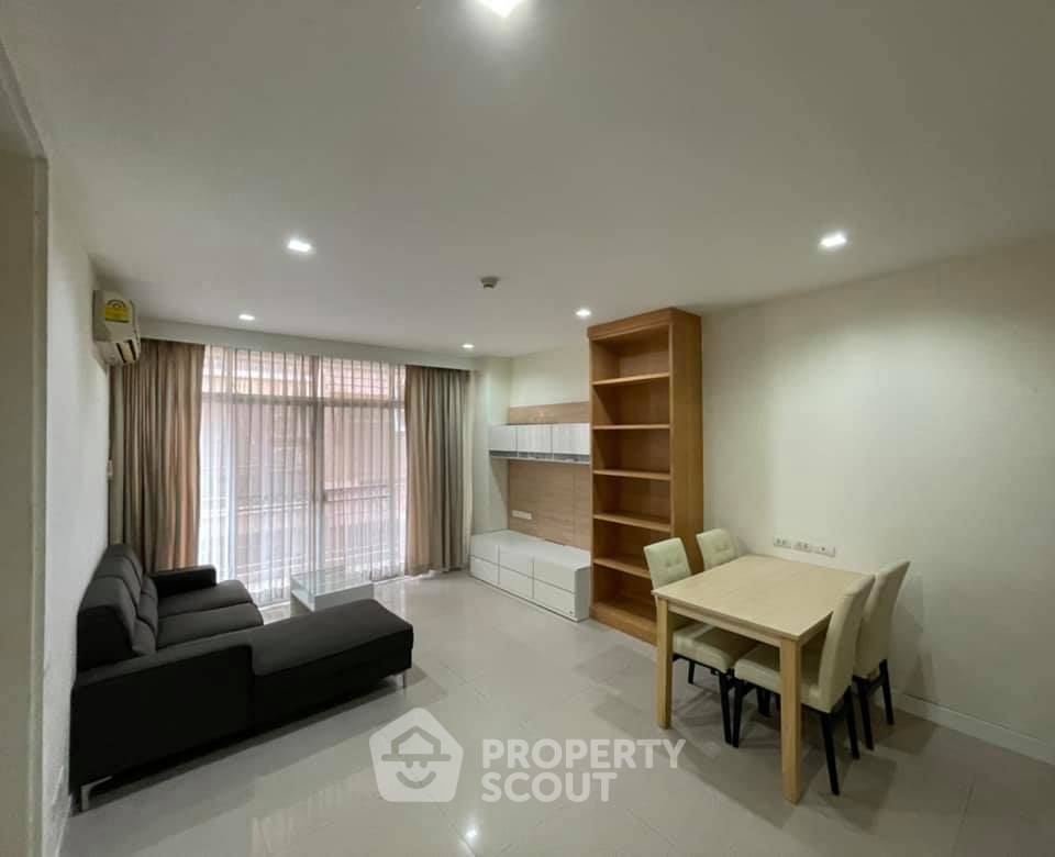 picture Great Value 1-BR At Klang Krung Resort Near MRT Huai Khwang (ID 401451) - 1/6