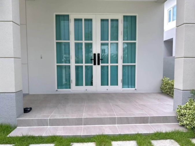 4-bed house for rent, 260 sqm, 50 sq wah, Laddarom Chatuchot 15