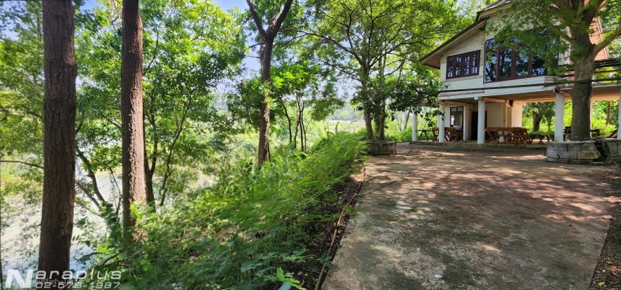 รูป 69060428 : ขายบ้านสไตล์รีสอร์ท พร้อมที่ดินติดโค้งน้ำแม่กลอง เนื้อที่ 2 ไร่ 52.7 ตารางวา พร้อมที่งอกติดแม่น้ำเกือบ 1 ไร่ อ.ท่ามะกา กาญจนบุรี - รูปที่ 3/22