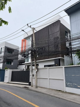 HR3723ให้เช่าบ้านเดี่ยว 3 ชั้น หลังใหญ่ 100 ตร.วา 360 ตร.ม. ทำเลรัชดา-สุทธิสาร (ซอย 20 มิถุนา) 4 นอน 5 น้ำ จอดรถ 4 คัน ใกล้ MRT สุทธิสาร & ห้วยขวาง
