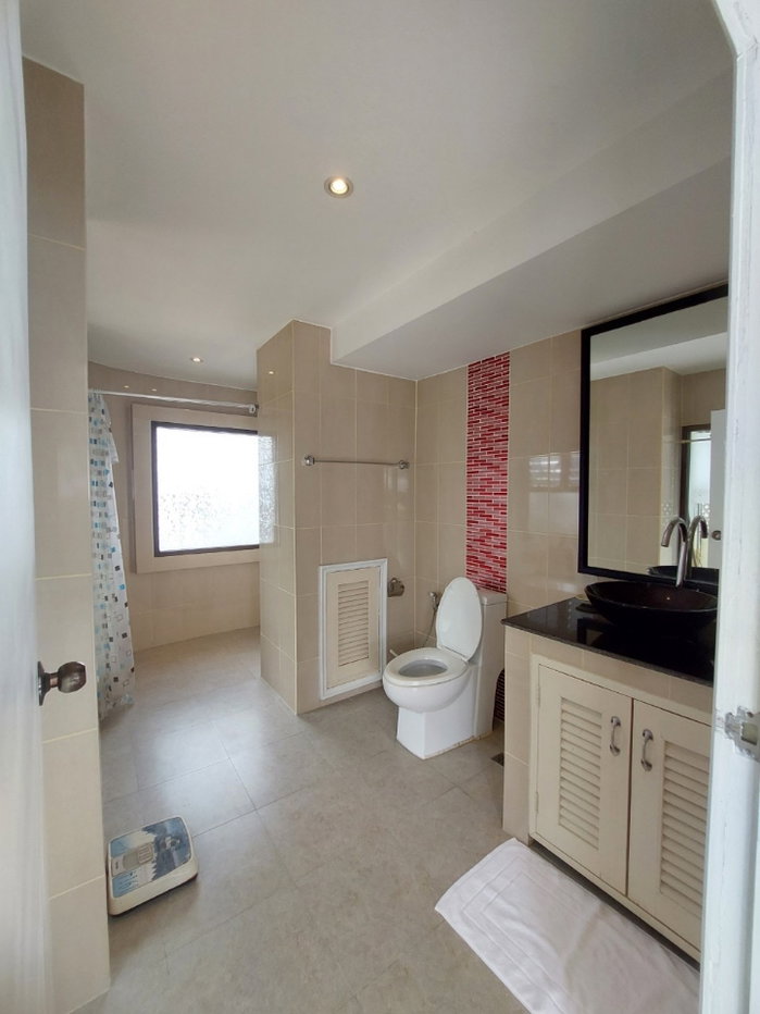 picture Stunning Mountain view condo just 200 m. from MAYA mall, Chiang Mai - 10/13