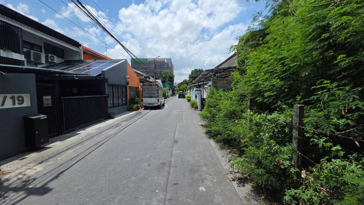 รูป ขายบ้านเอกมัย 22 ซอยเยาวราช สุขุมวิท ที่ดิน 42 ตร.ว สภาพแวดล้อมน่าอยู่ ทำเลดี ถนนกว้าง เข้าออกได้ทั้งฝั่งเอกมัย ปรีดีพนมยงค์ ใกล้ BTS พระโขนง ทองหล่อ - รูปที่ 12/12