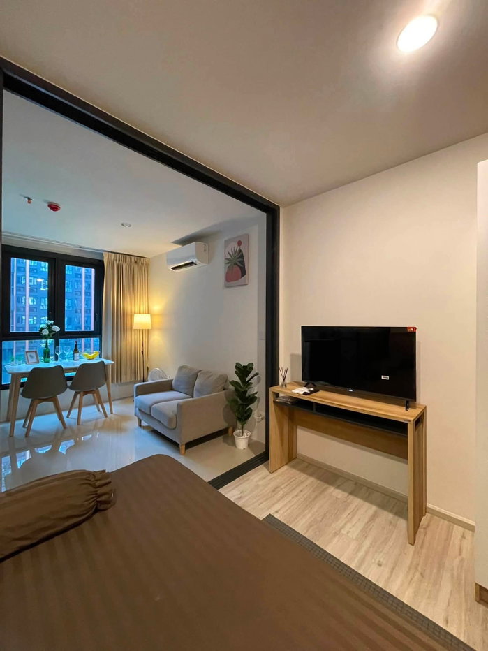 picture XT Huaikhwang | 17,000 THB/Month Move-in Ready • 1 Bedroom • 30 SQ.M.  - 3/7