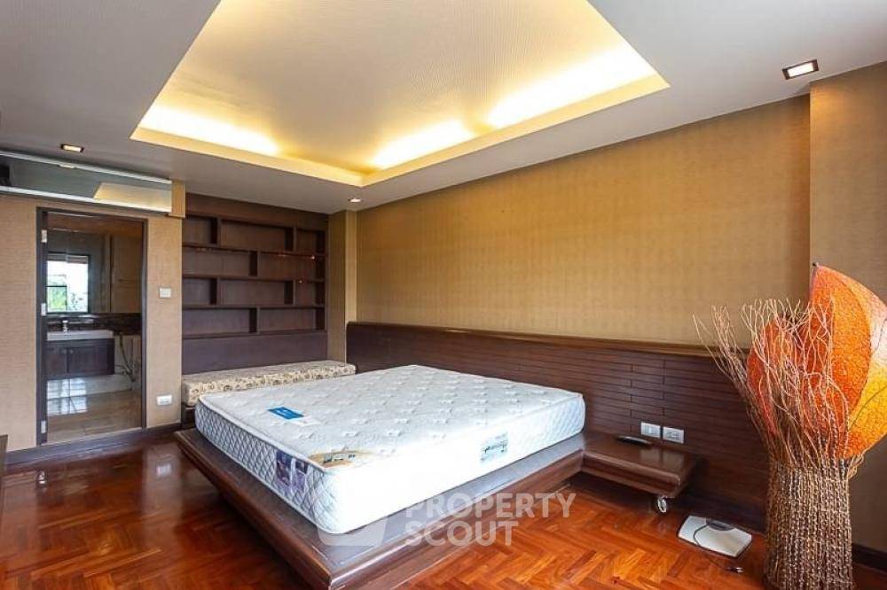 picture 3-BR Supreme Ville Condominium Near MRT Khlong Toei (ID 1441324) - 4/15