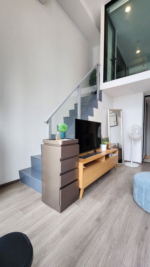 picture 🎊 Newly Renovated 1-Bed (Loft) : Ready to Move-in 🎉 - 2/9