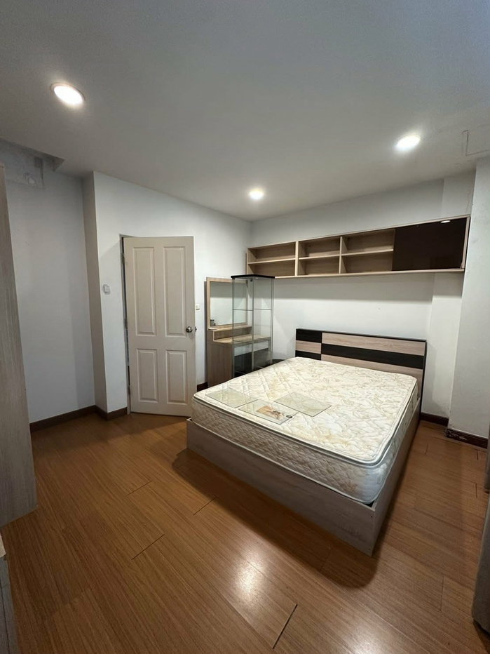 รูป 🏡✨ ทาวน์โฮม 3 ชั้น บ้านกลางเมือง เดอะ ปารีส พระราม 9 – กรุงเทพกรีฑา 7 3 ห้องนอน 3 ห้องน้ำ เฟอร์นิเจอร์ครบ | พร้อมเข้าอยู่ - รูปที่ 5/16