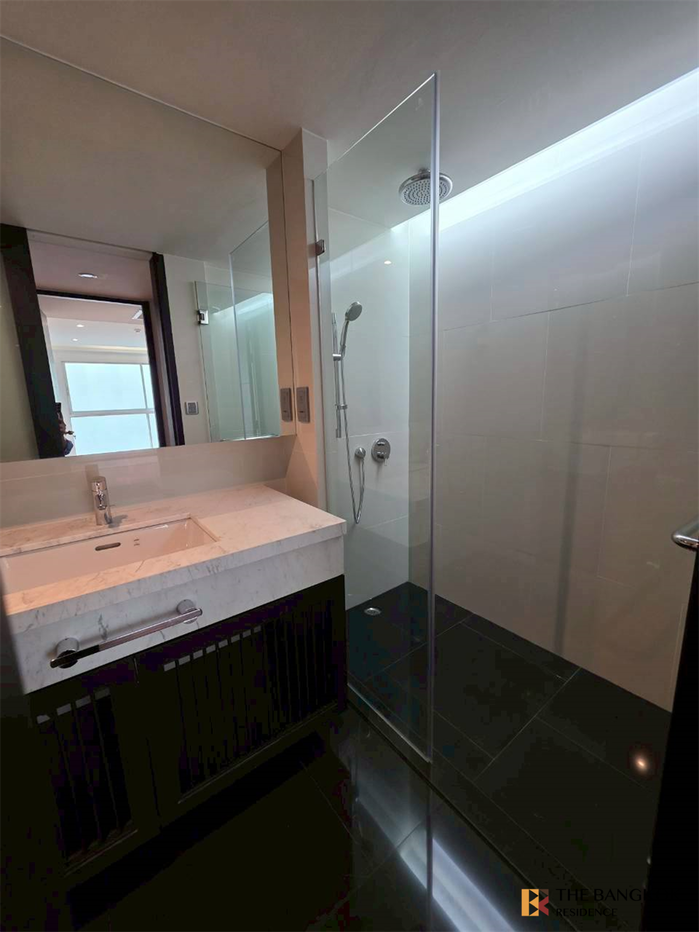 picture The Private Residence Rajdamri near BTS Ratchadamri Premium Unit Close to All Conveniences - 8/10