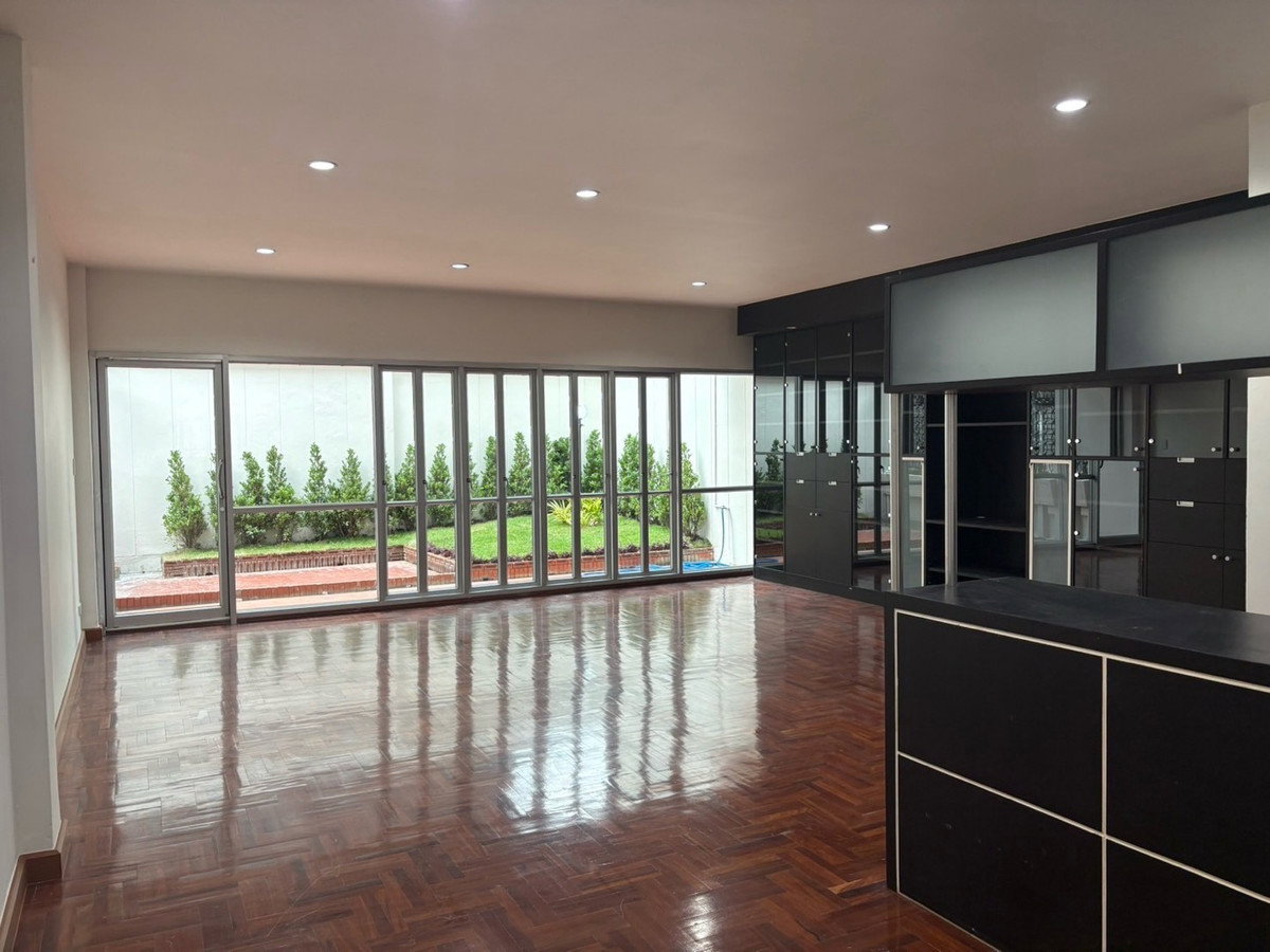 รูป ASBT101 ให้เช่า ทาวเฮ้าส์ 7 ชั้น ใจกลางเมือง ย่านสยาม บรรทัดทอง 70 ตรว. 4 นอน 5 น้ำ 80,000 บาท 064-959-8900 - รูปที่ 8/18