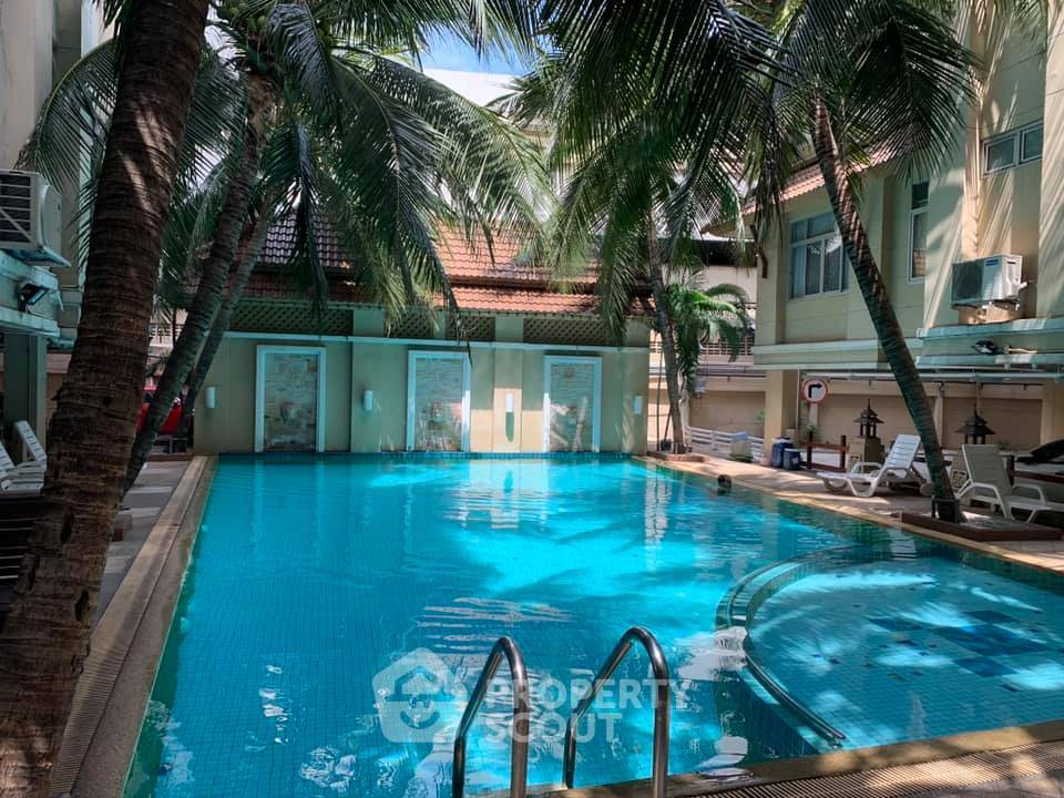 picture Great Value 1-BR At Klang Krung Resort Near MRT Huai Khwang (ID 401451) - 3/6