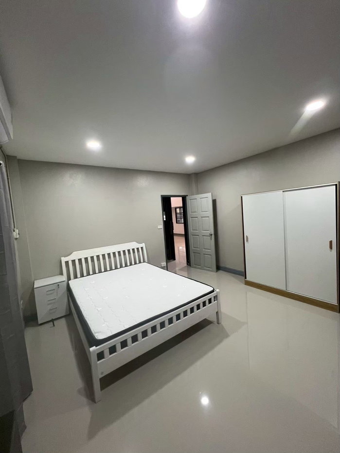 รูป RSTSL102 ให้เช่า บ้านเดี่ยวหรู 2 ชั้น สุทธิสาร – ลาดพร้าว 64 ขนาดที่ดิน 55 ตร.ว. พื้นที่ใช้สอย 350 ตร.ม. 5 นอน 2 น้ำ 60,000 บาท 064-959-8900 - รูปที่ 10/25