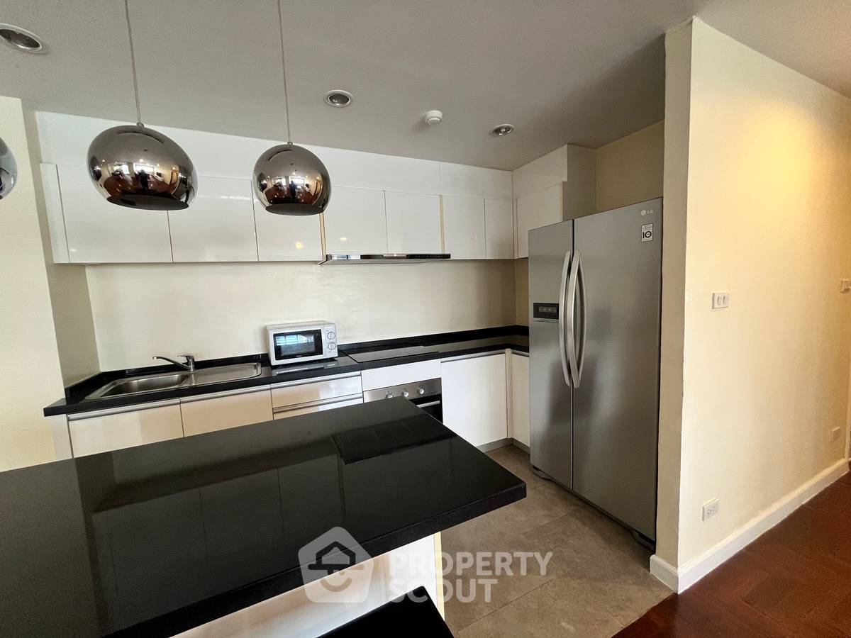 picture Spacious 2-BR 144 Sqm | Silom Condominium 100m To BTS Sala Daeng (ID 513138) - 3/15